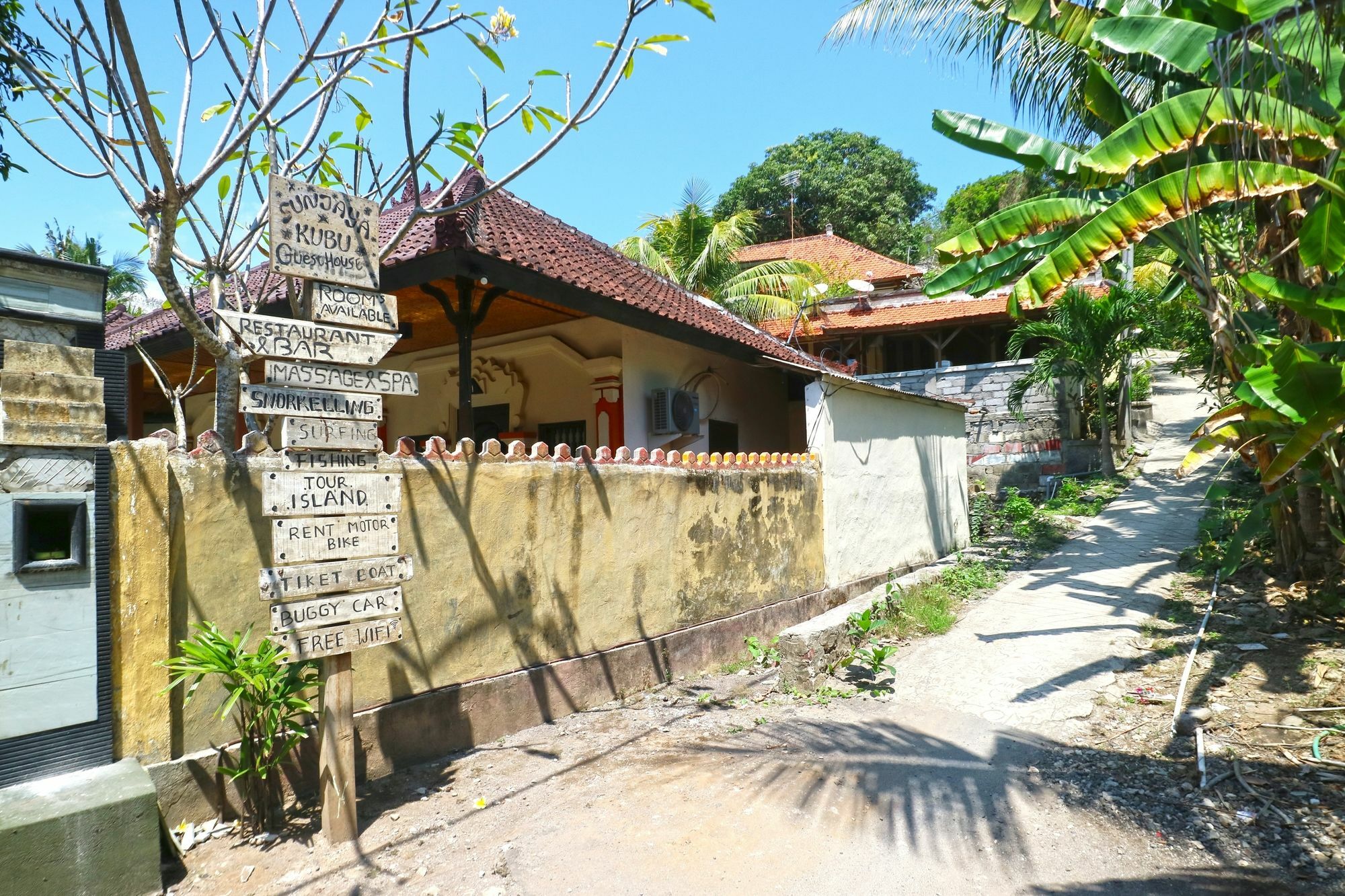 Sunjaya Kubu Guesthouse Нуса-Лембонган Екстер'єр фото